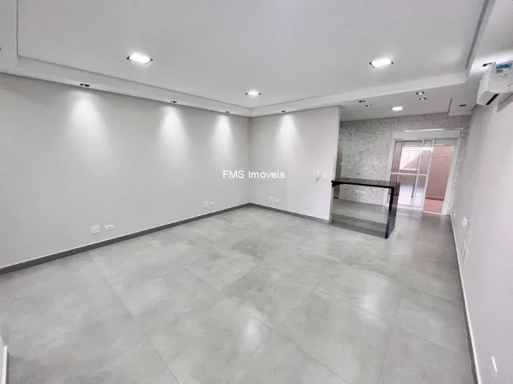 Imagem Imperdível oportunidade: Casa à venda em São Paulo-SP, Mirandópolis! 3 quartos, 1 suíte, 4 banheiros, 1 sala, 3 vagas de garagem, 170m².