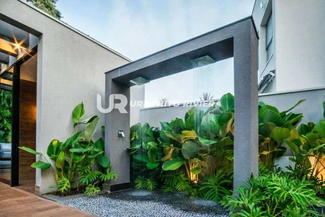 Imagem Residência de Luxo com Cinema Privativo, Elevador e Piscina com Telão Riviera de São Lourenço