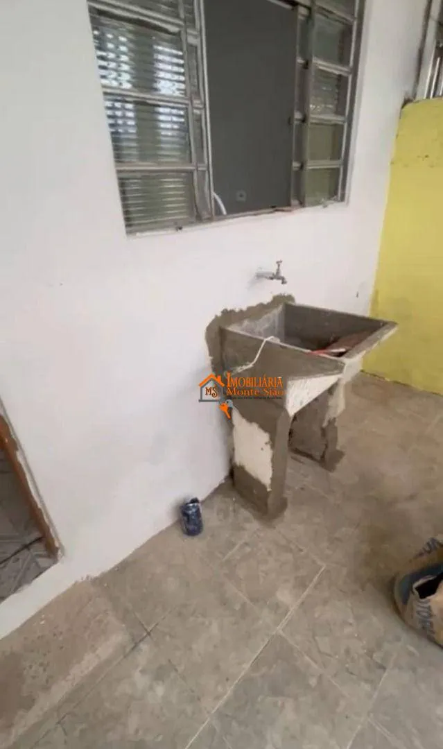 Imagem Casa com 3 dormitórios à venda, 100 m² por R$ 260.000,00 - Cidade Soberana - Guarulhos/SP