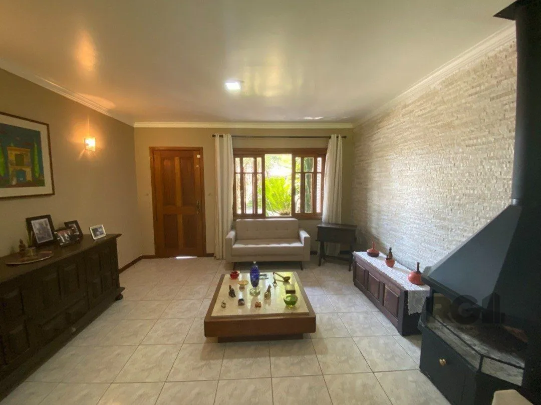 Imagem Casa para Venda - 350m², 4 dormitórios, sendo 4 suites, 4 vagas - Tristeza