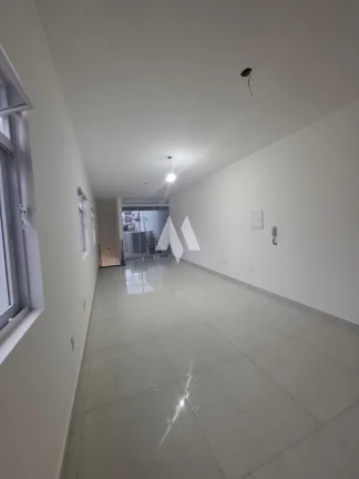 Imagem Casa Padrão Duplex 3 quartos /1 suite/ 2 vaga de garagem