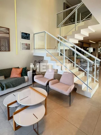 Imagem Casa à venda no Aplhaville com 4 suítes, sendo dois com banheira