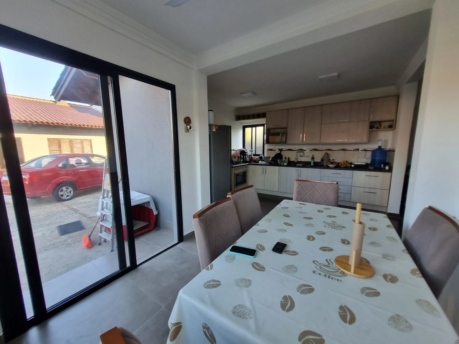 Imagem Casa para Venda - 177m², 4 dormitórios, sendo 1 suites, 2 vagas - Partenon
