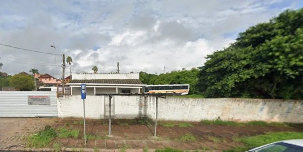 Imagem Excelente terreno no bairro Camaquã.