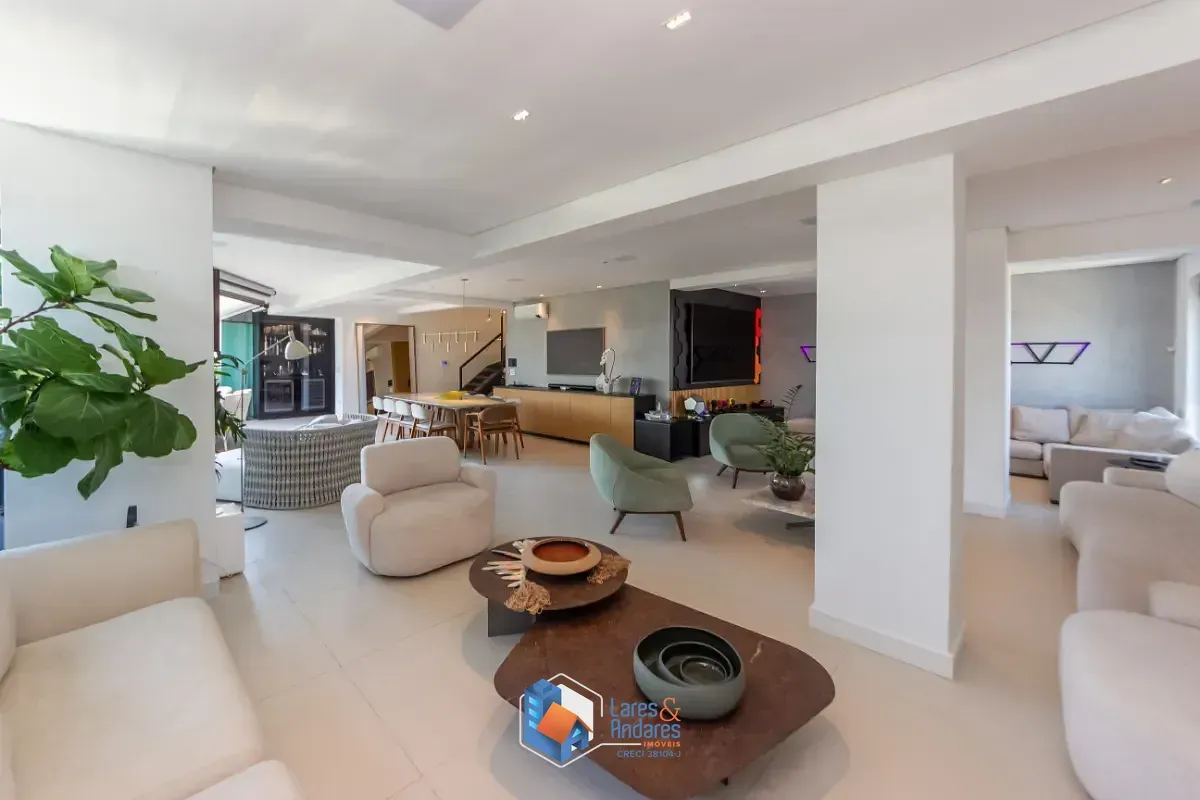 Imagem Duplex para venda em Chácara Santo Antônio com 4 quartos, sendo 4 suítes, 270m²