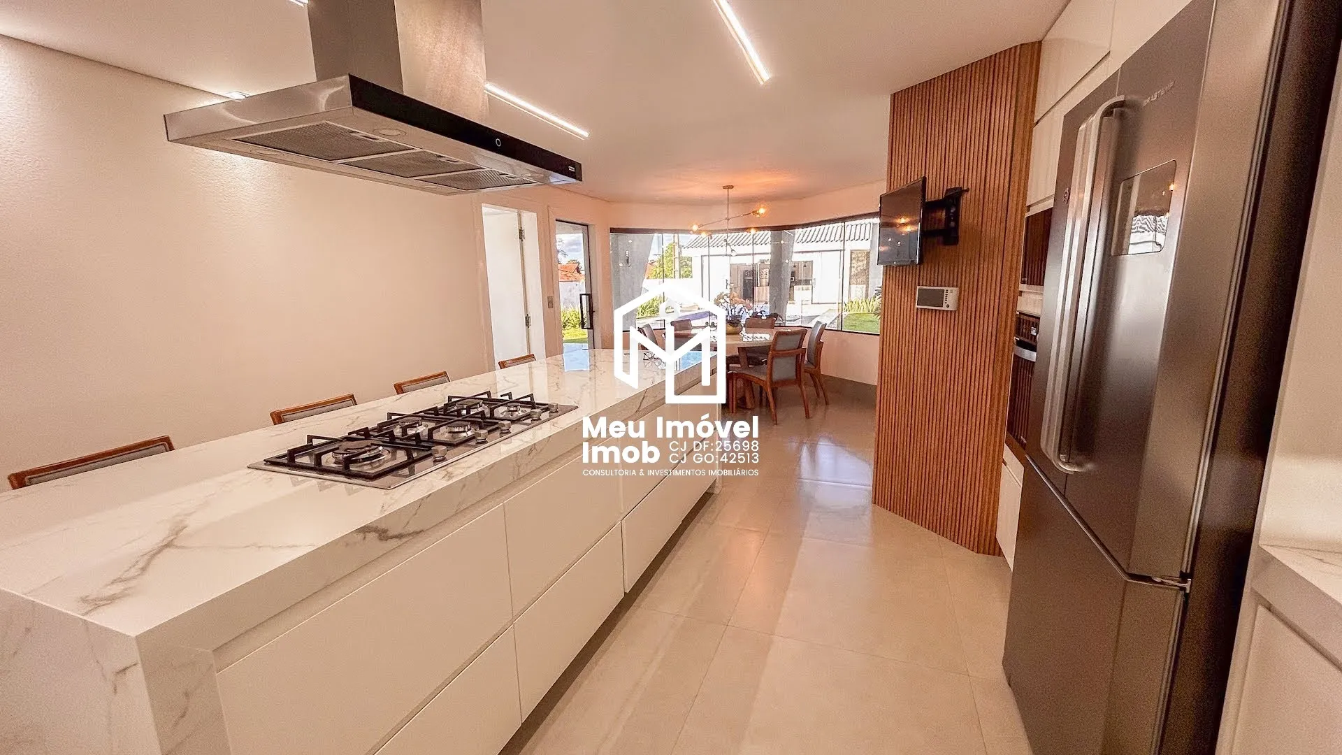 Imagem Casa 4 Quartos 4 Suítes 12 Vagas 540m² Piscina Churrasqueira