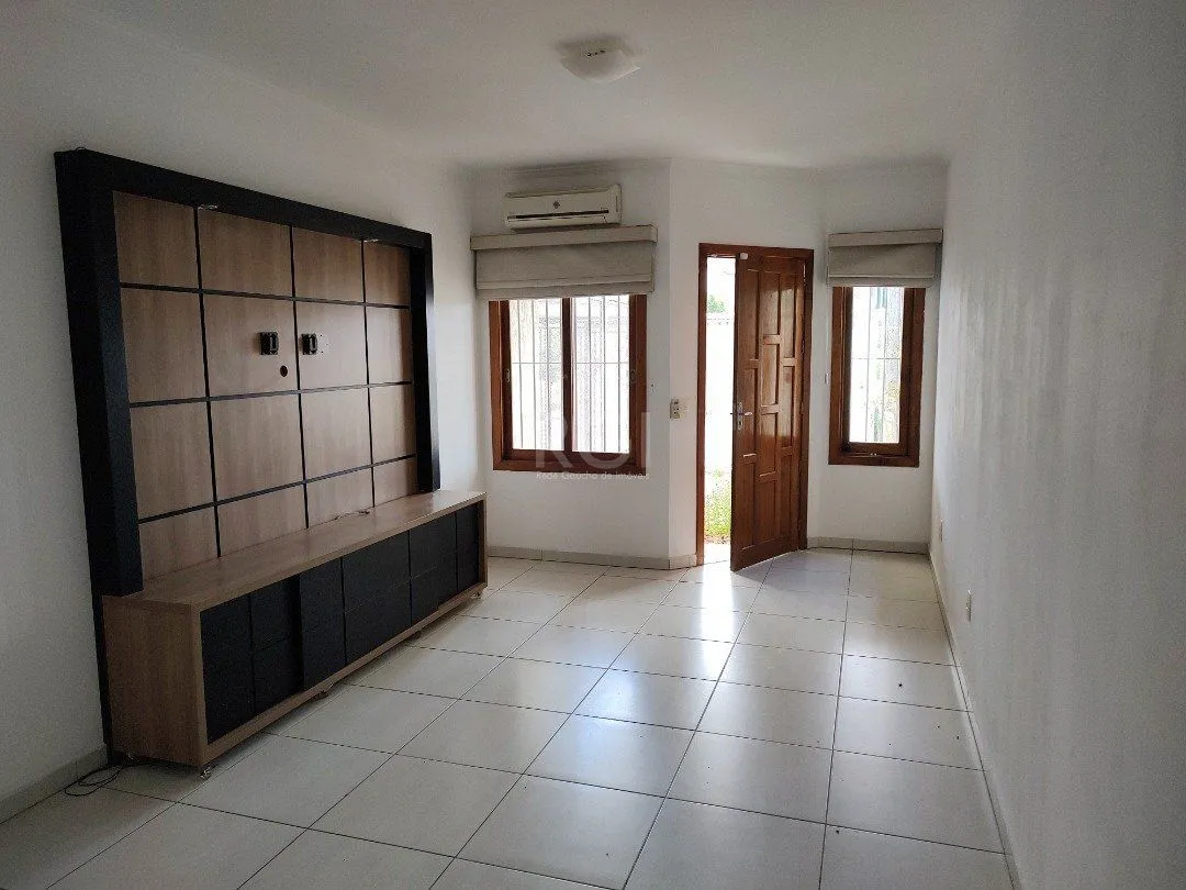 Imagem Casa para Venda - 84.2m², 3 dormitórios, sendo 3 suites, 1 vaga - Hípica
