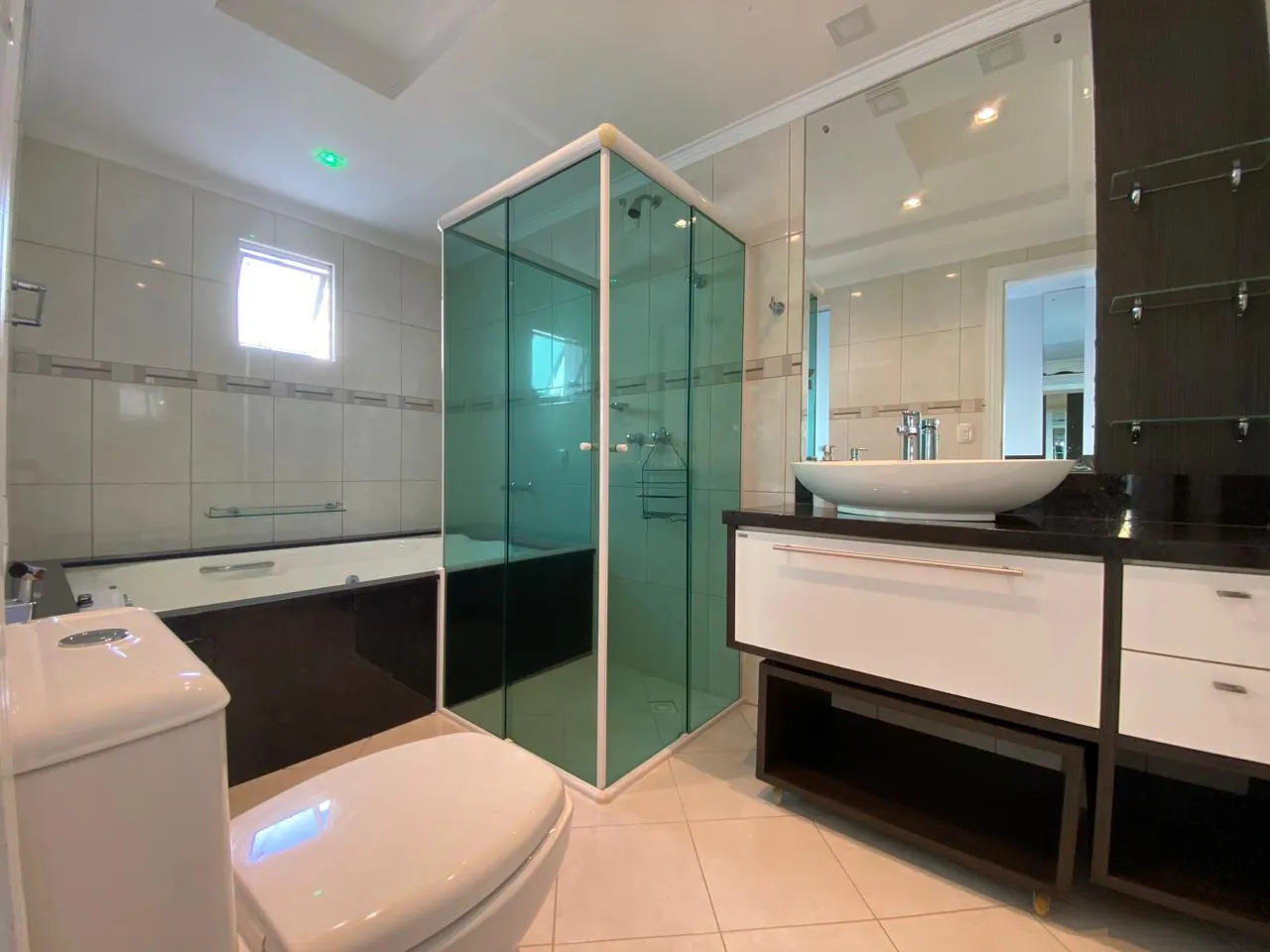 Imagem Apartamento à venda com 143m2 por R$ 1.990.000,00