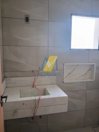 Imagem Casa térrea com suíte e quintal, localização privilegiada no ABC
