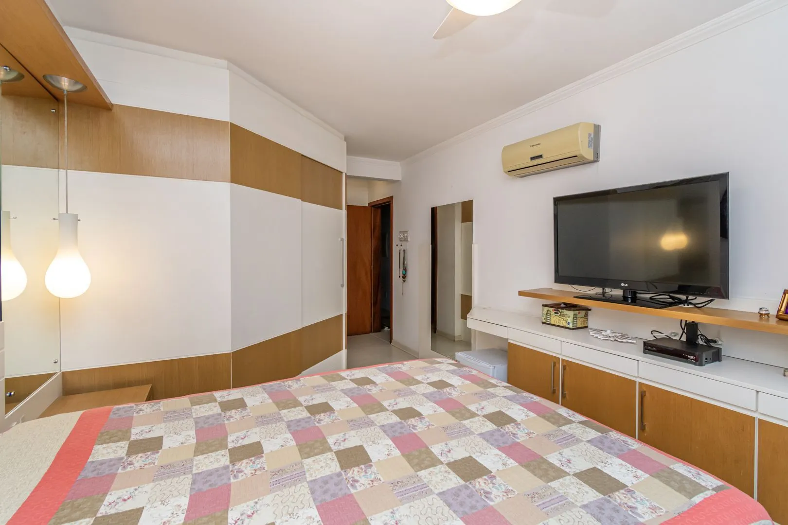 Imagem Apartamento no bairro Higienópolis de 3 dormitórios e 2 vagas