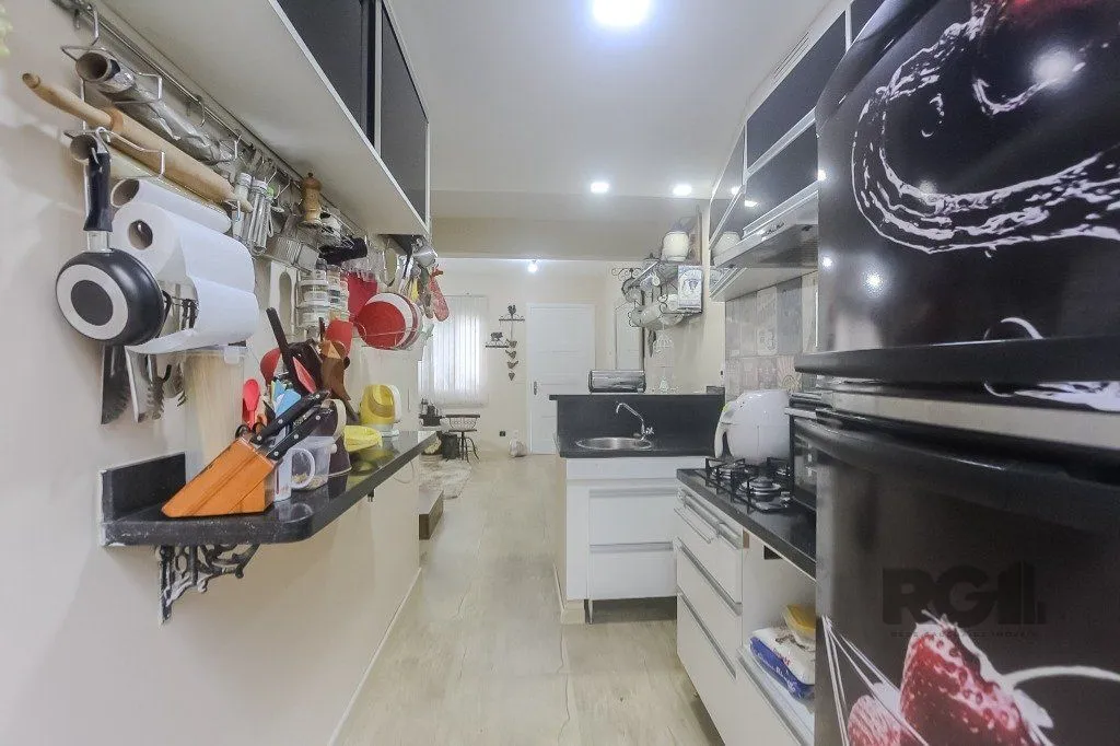 Imagem Casa em condomínio, 77m², 2 dormitórios e 2 vagas no bairro Humaitá