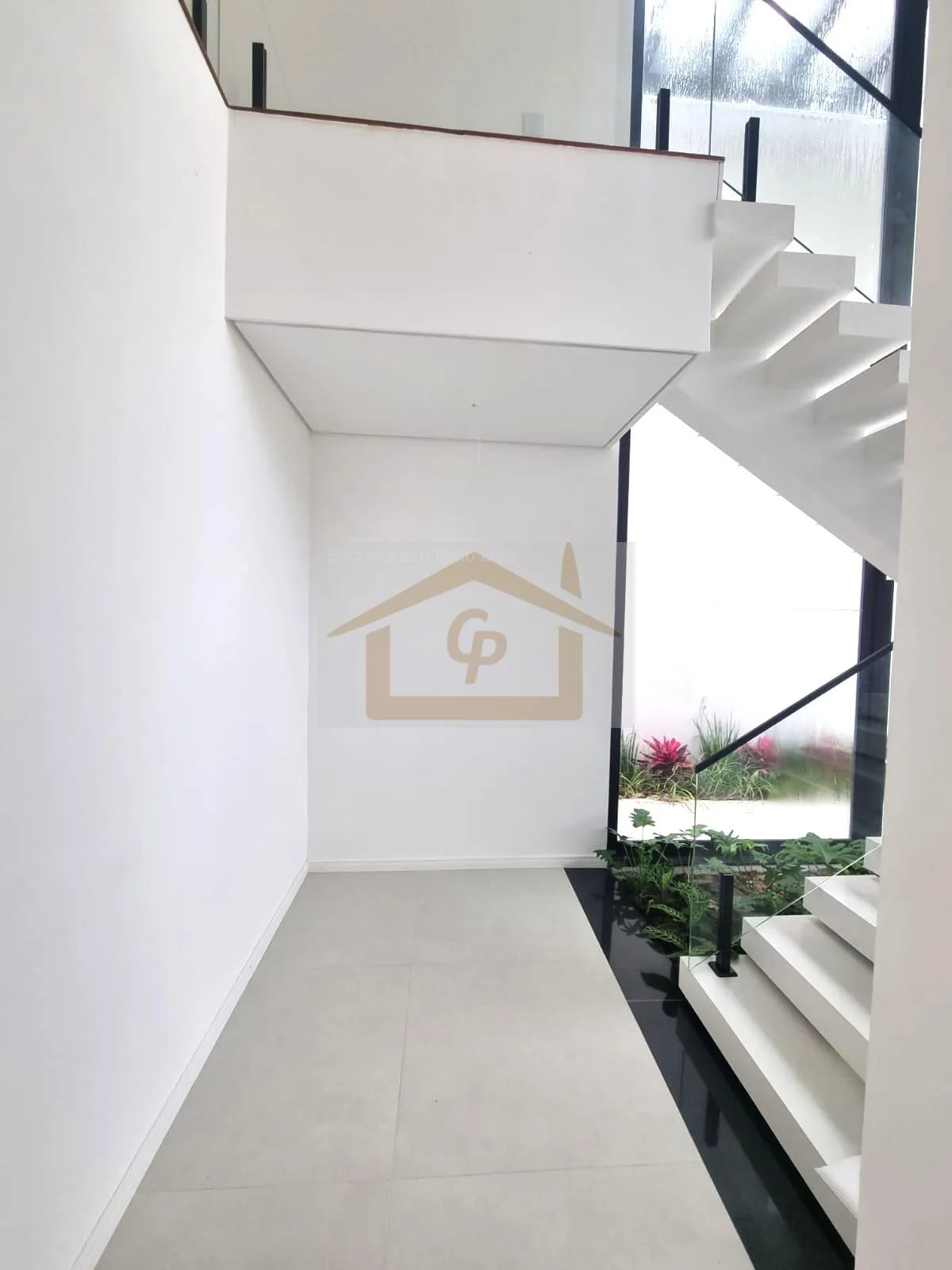 Imagem Casa inteligente, 5 suítes, 3 vagas cobertas, Bosque privativo -Arquitetura Contemporânea