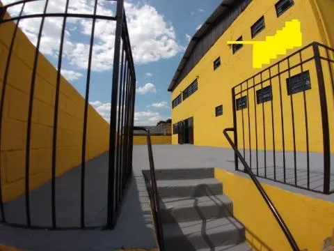 Imagem VENDA DE GALPÃO INDUSTRIAL/COMERCIAL NA VILA FERLÓPOLIS, EM ITAQUAQUECETUBA/SP, A/T 750m², A/C 400m², mezanino, casa de apoio e pátio. CONSULTE-NOS.