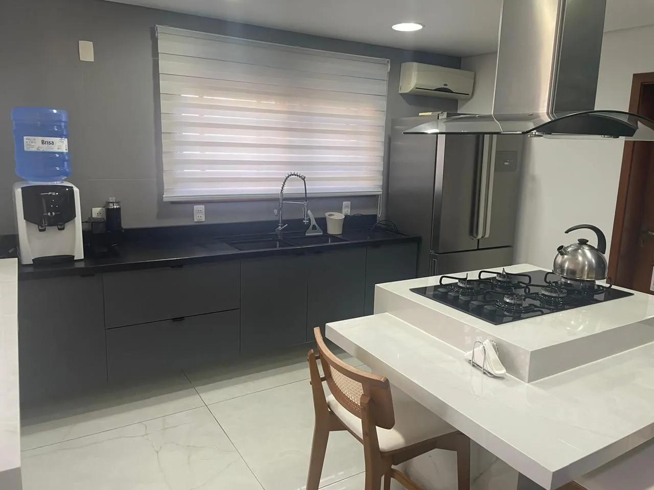 Imagem Casa em Condomínio com 03 quartos (01 suíte com closet) e 06 vagas no Ecoville