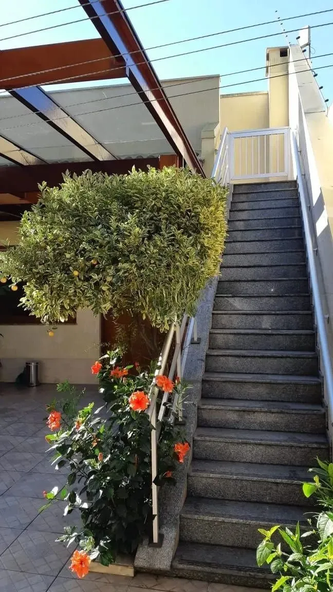 Imagem Casa com 3 dormitórios de 278m² à venda no Bairro Jardim Itú Sabará
