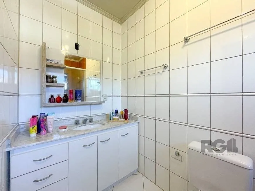Imagem Excelente casa de 121m² com 3 dormitórios e 2 vagas.