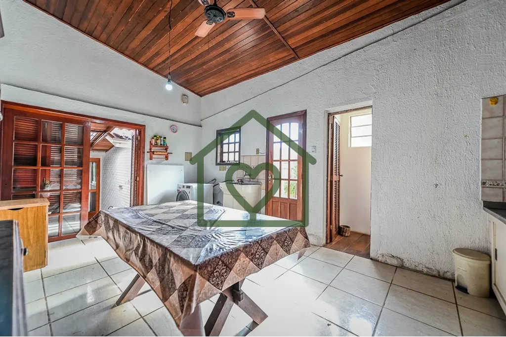 Imagem Descubra o lar dos seus sonhos em Santa Tereza, Porto Alegre!* 
 
Apresentamos uma incrível Casa no...