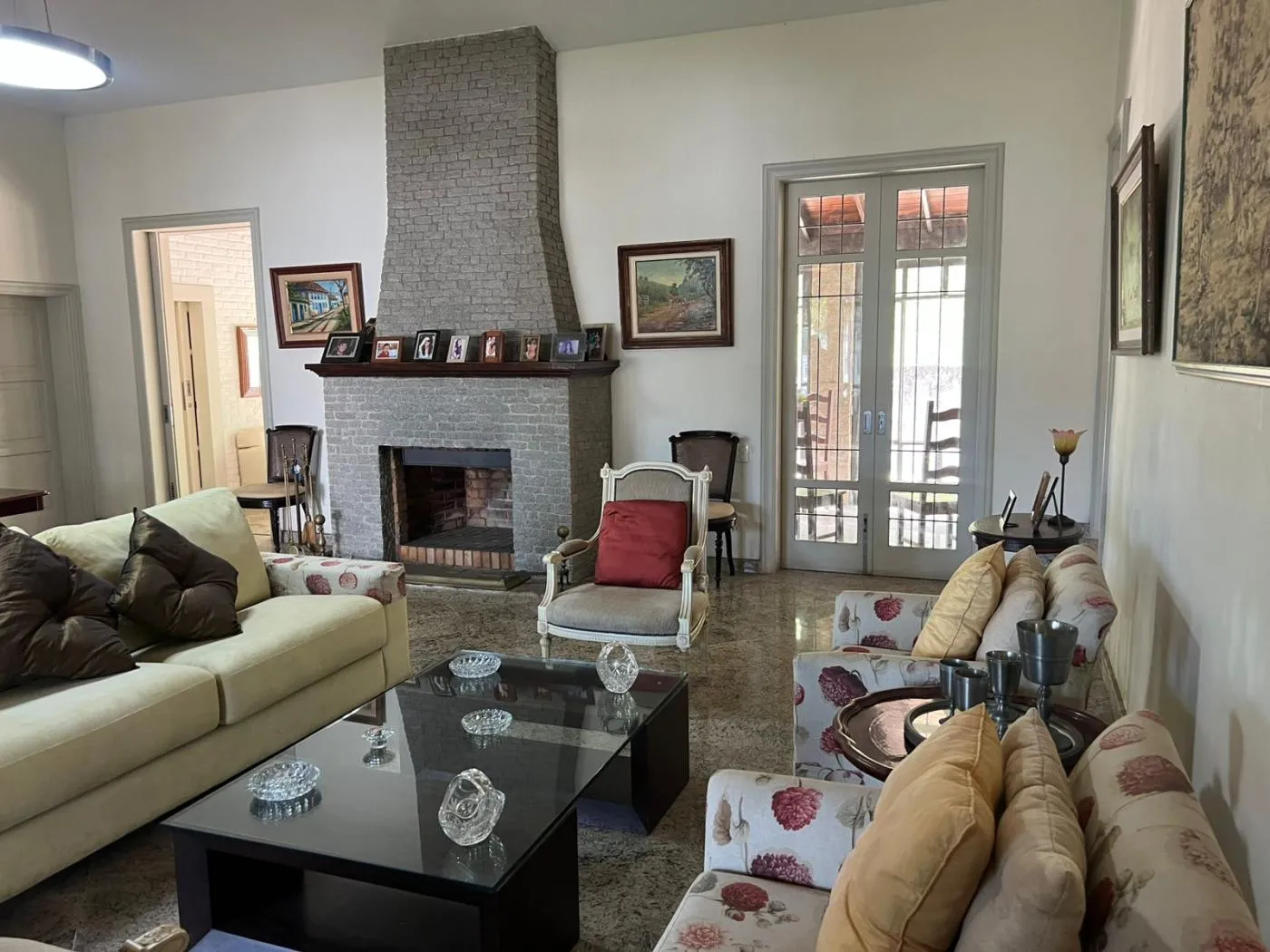 Imagem Casa para Venda em Petrópolis / RJ no bairro Valparaíso