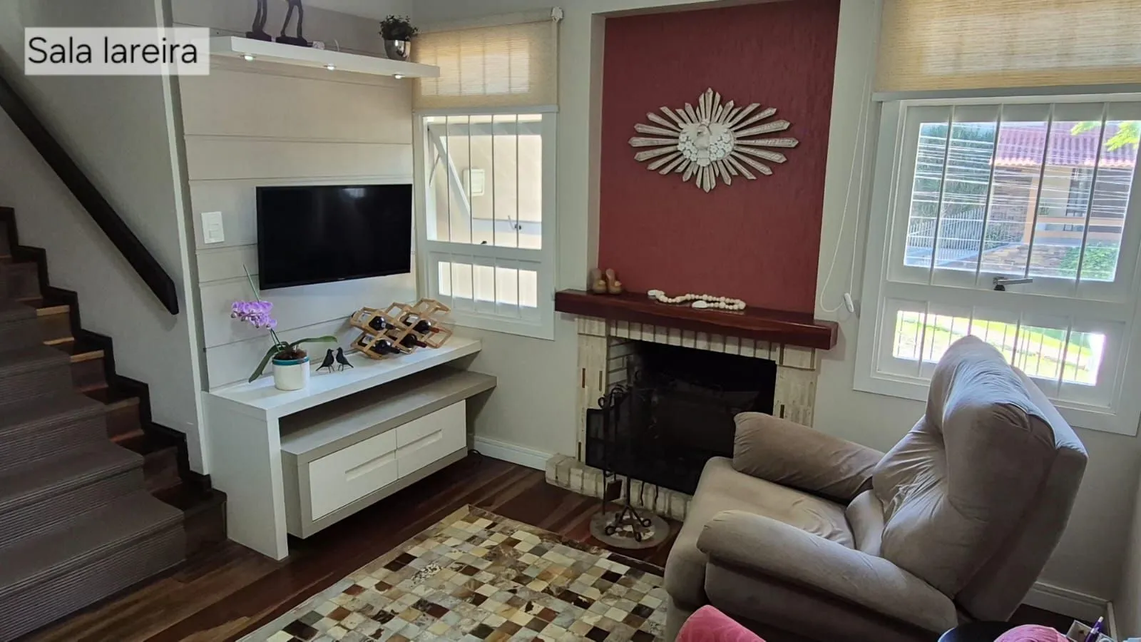 Imagem Excelente casa de 4 dormitórios, 1 suíte e 2 vagas em Novo Hamburgo.