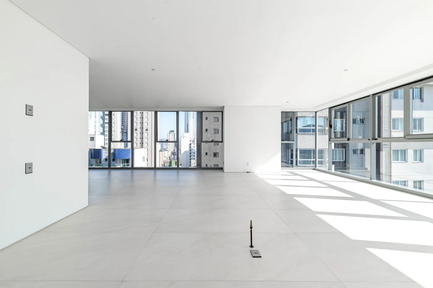 Imagem Apartamento Frente Mar para Venda em Balneário Camboriú, CENTRO, 4 dormitórios, 4 suítes, 5 banheiros, 4 vagas