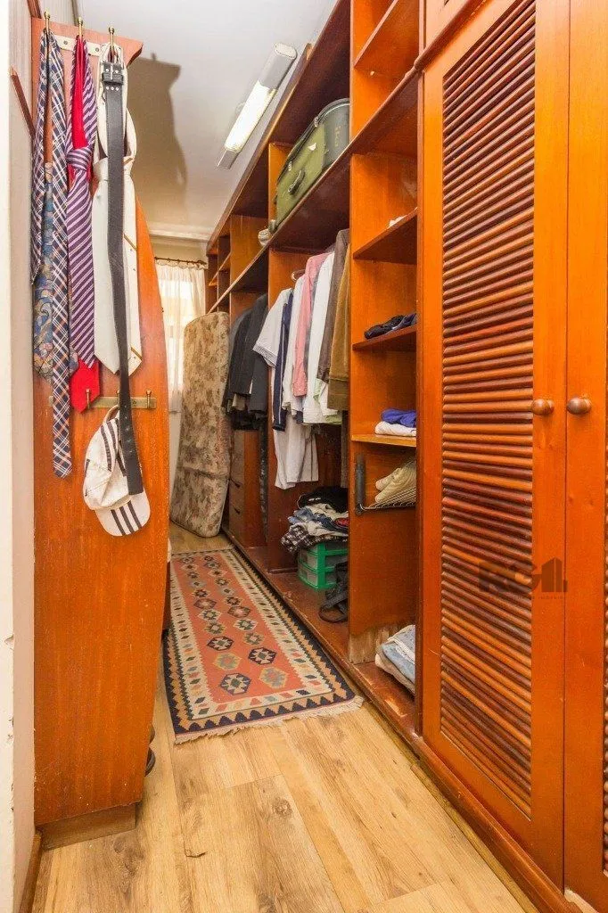 Imagem Casa 470m² - 4 dormitórios, 5 vagas no bairro Jardim São Pedro