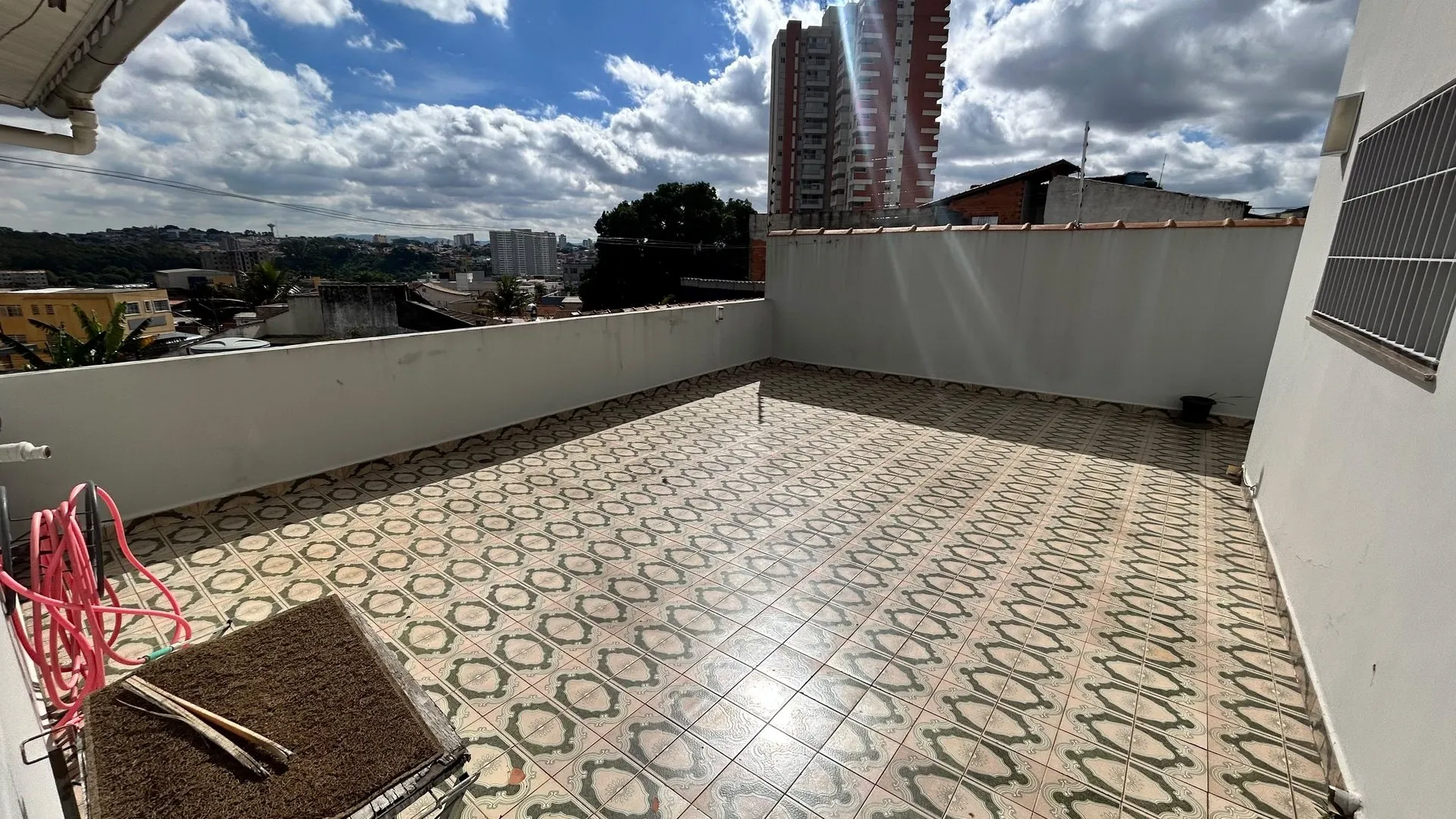 Imagem Sobrado alto Padrão. Exclusividade, sofisticação e muito espaço para viver os melhores momentos da sua vida.