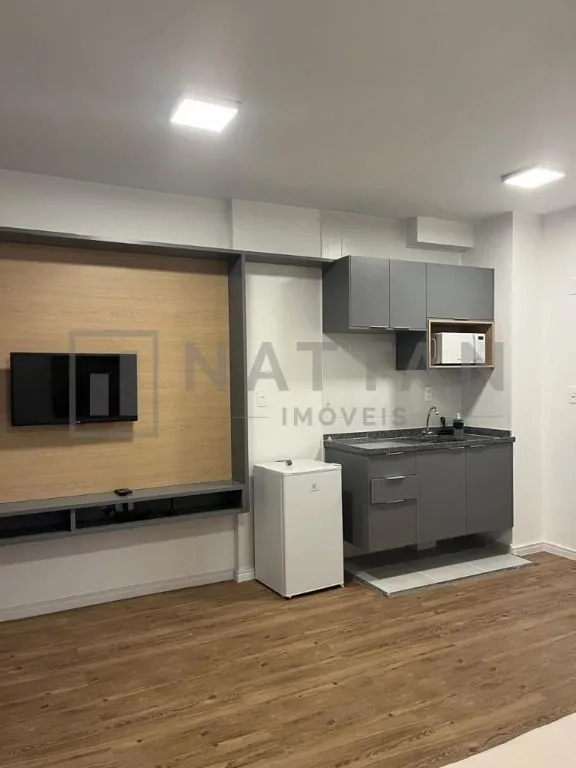 Imagem Apartamento à venda com 1 dormitório, 30 m², varanda e banheiro adaptado