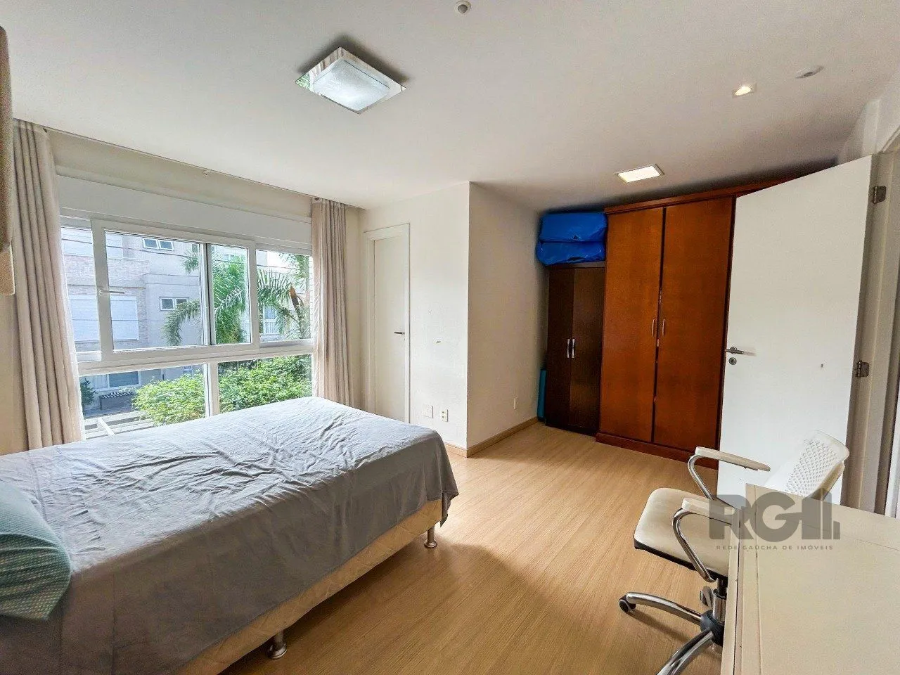 Imagem Casa para Venda,3 dormitórios,sendo 1 suite,2 vagas -Vila Nova, Porto Alegre, RS