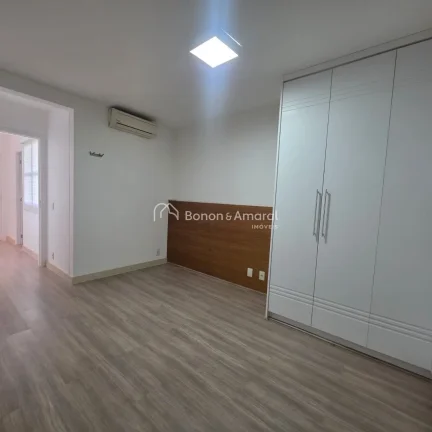 Imagem Localizada em um ambiente tranquilo, com apenas 59 residências, esta aconchegante e charmosa casa e...