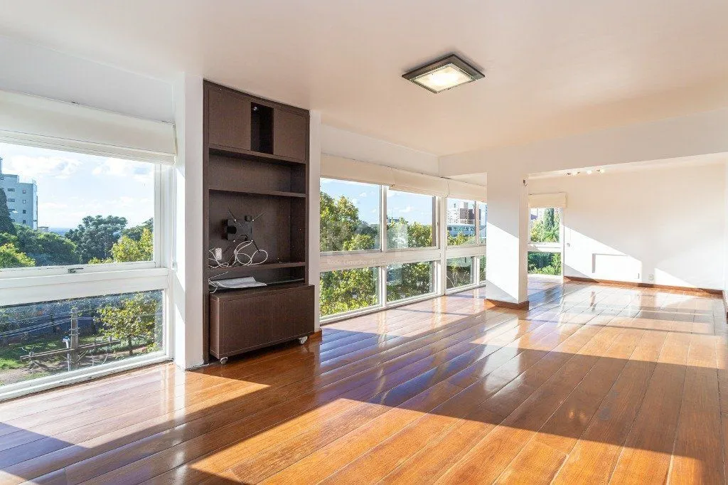 Imagem Apartamento no bairro Higienópolis com 190m² de 3 dormitórios e 2 vagas