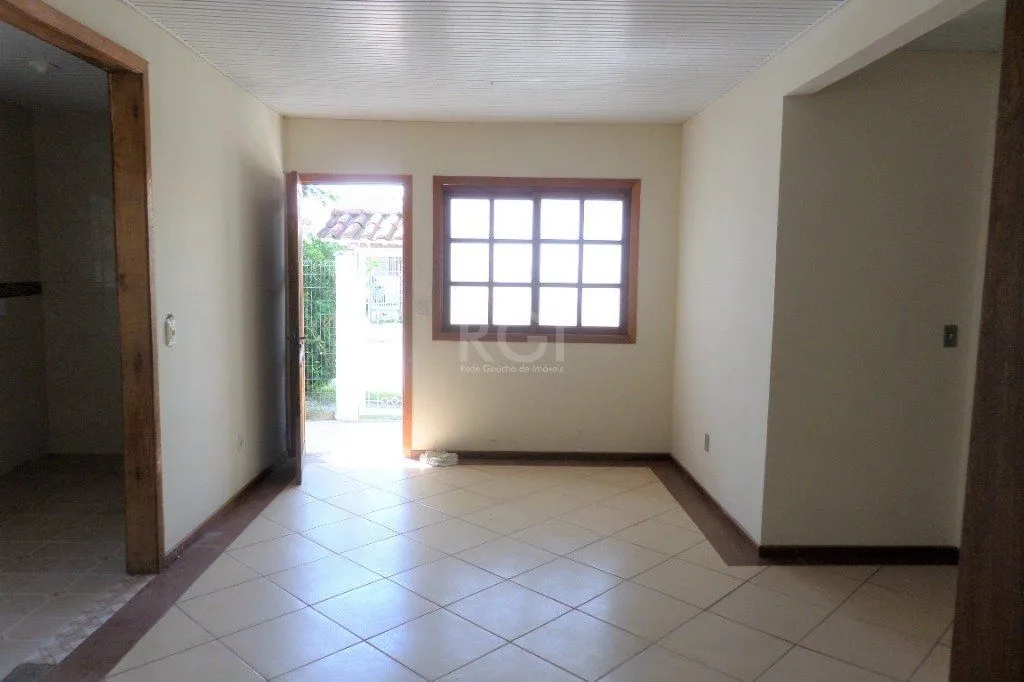 Imagem Casa na Hípica com 3 dormitórios e 2 vagas