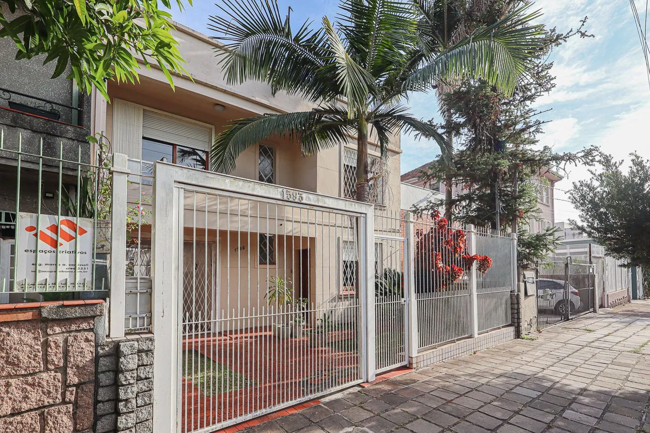 Imagem Casa à venda, 3 dormitórios, 316m², 4 vagas de garagem, Bairro São Geraldo