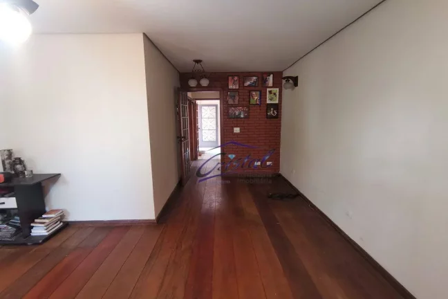 Imagem Casa Térrea de 240m² com 2 dormitórios 2 banheiros 2 vagas de garagem ótimo para construtores