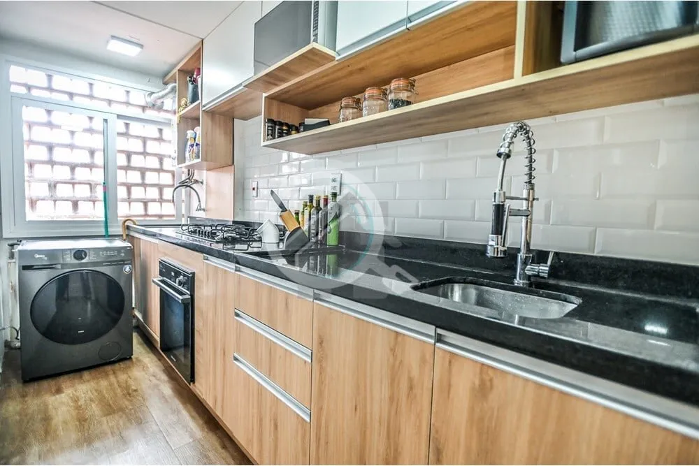 Imagem Este apartamento reformado e mobiliado com 2 quartos, está pronto e mobiliado para se tornar seu no...