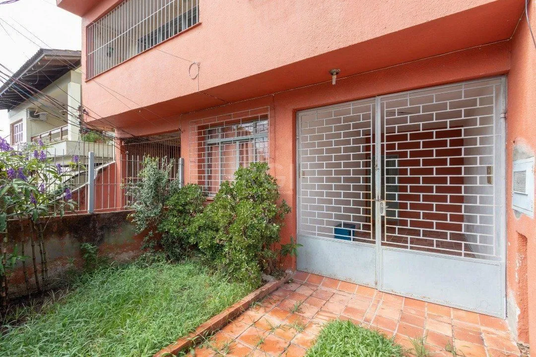 Imagem Casa para Venda - 220m², 3 dormitórios, sendo 2 suites, 2 vagas - Coronel Aparício Borges