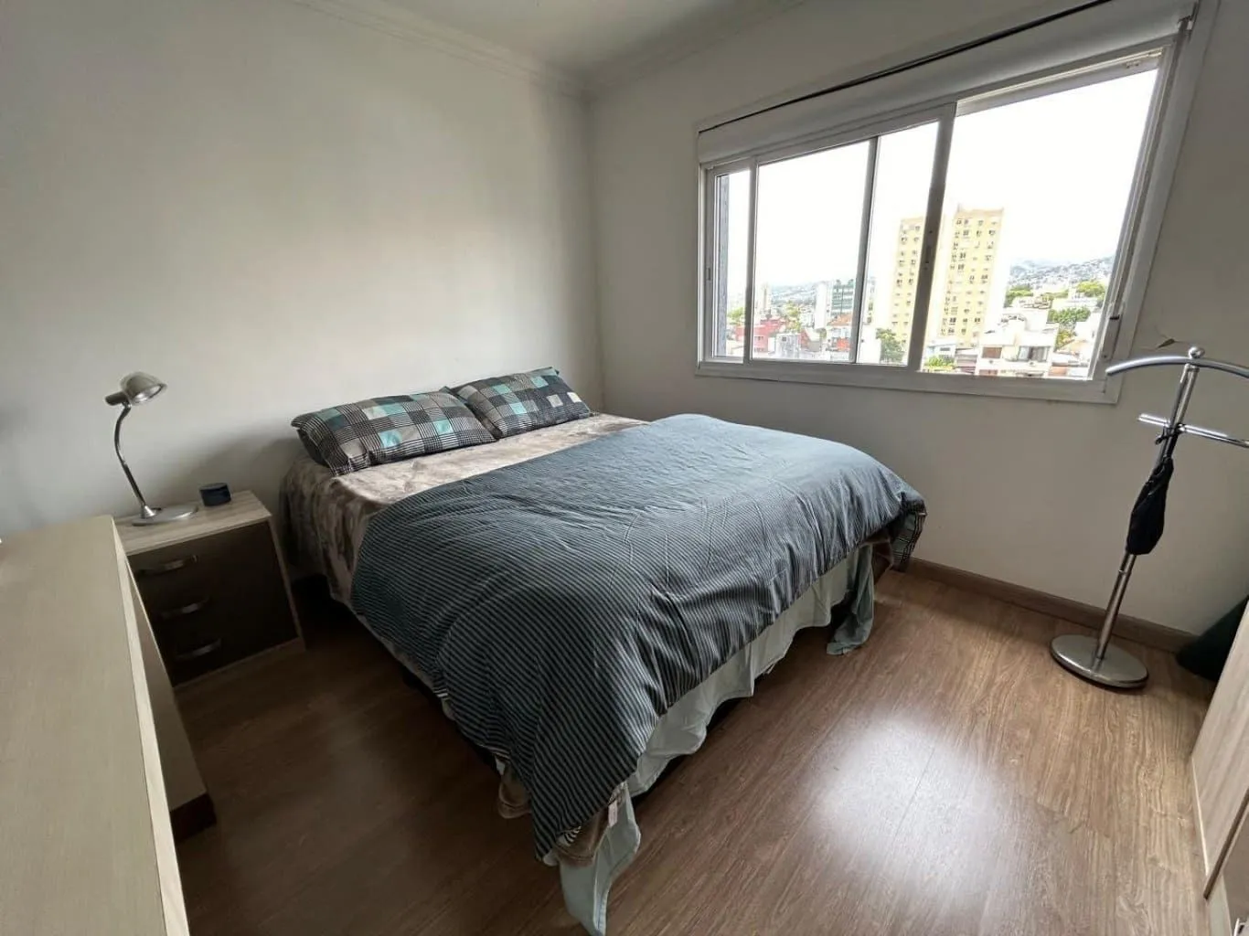 Imagem Apartamento de 2 dormitorios à venda em Santana, Porto Alegre.