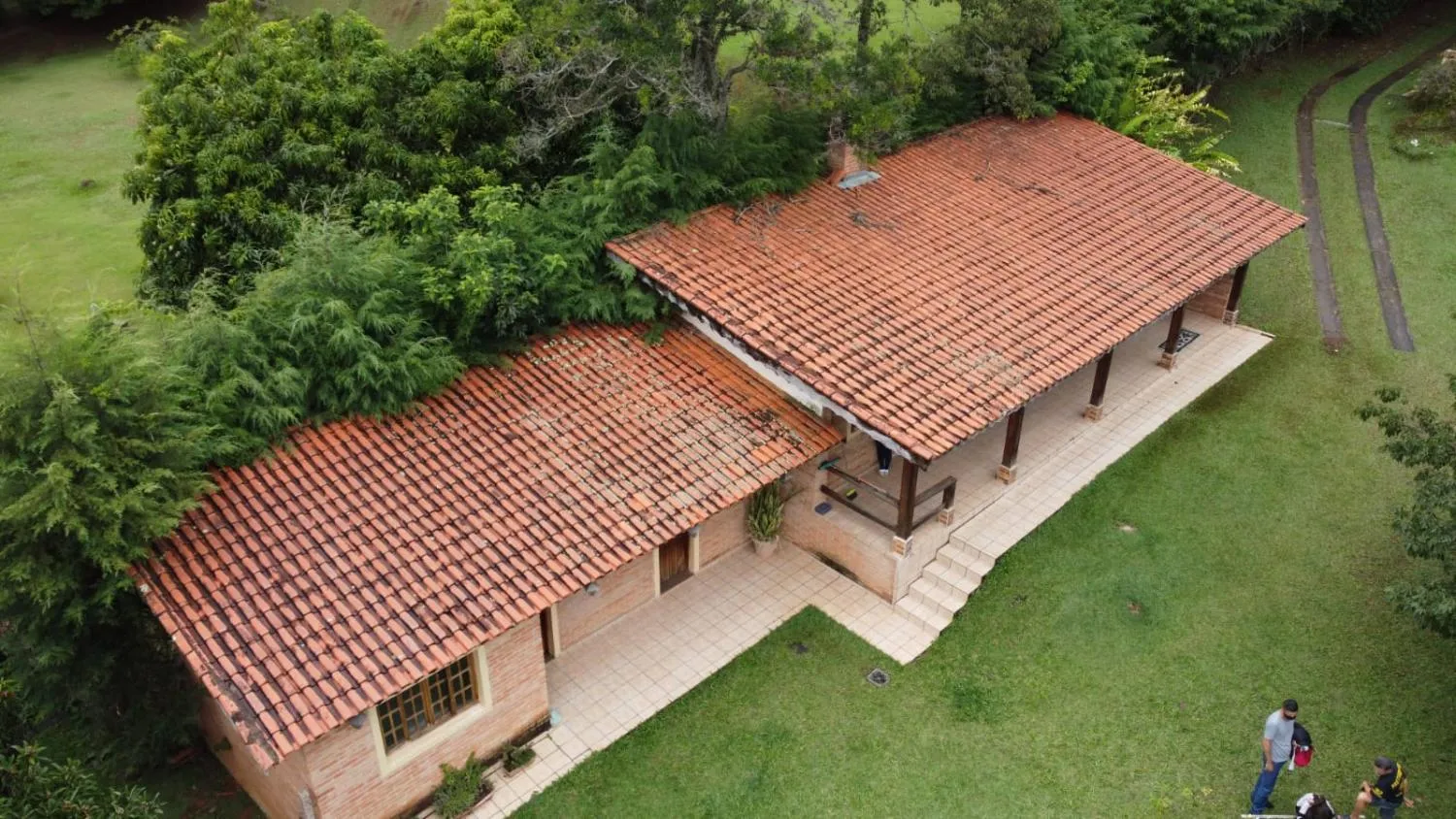 Foto do imóvel CHÁCARA - PÉ NA ÁGUA REPRESA - PIRACAIA em junto a represa