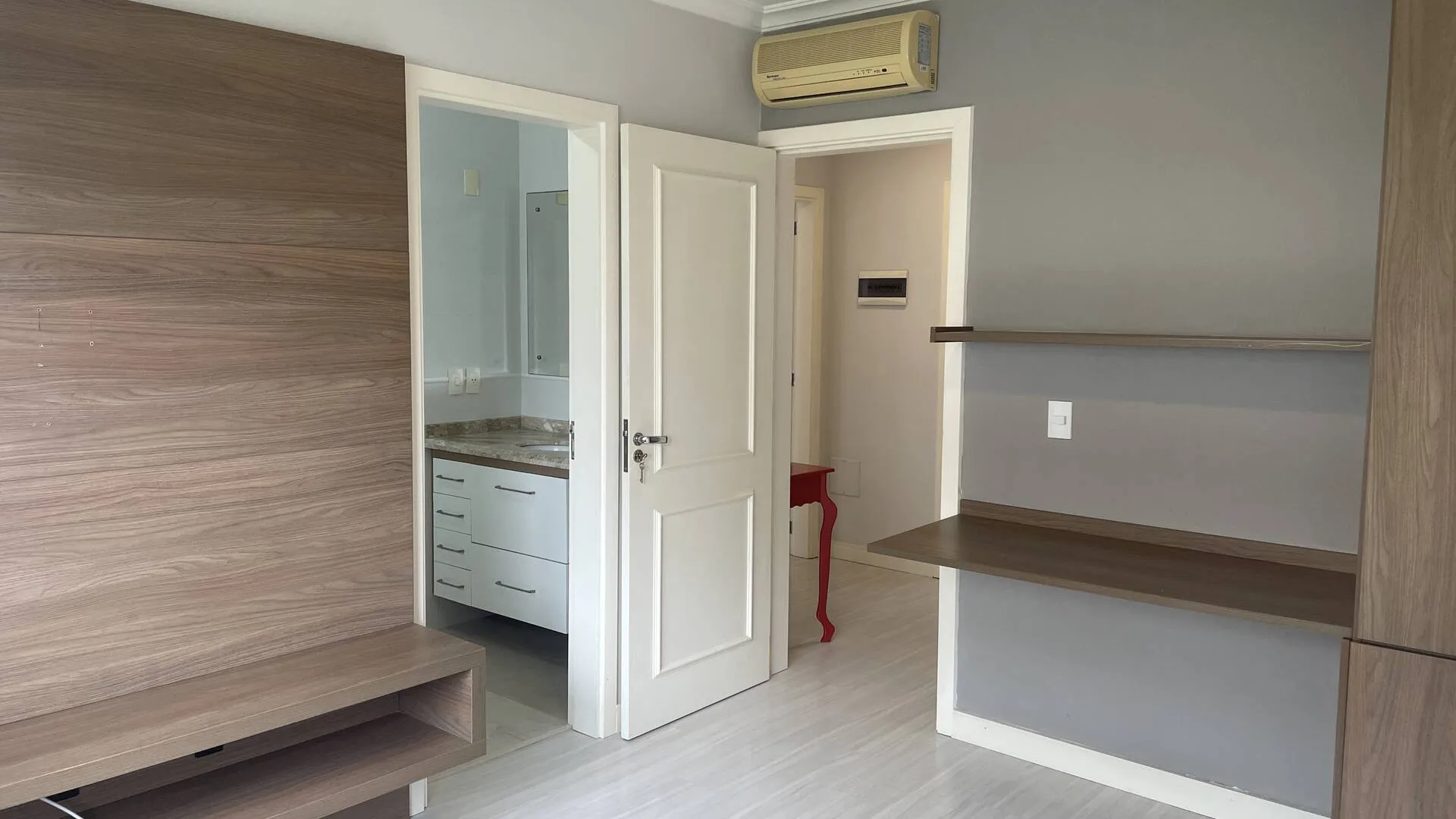 Imagem Casa Em Jurerê - 600 metros da praia