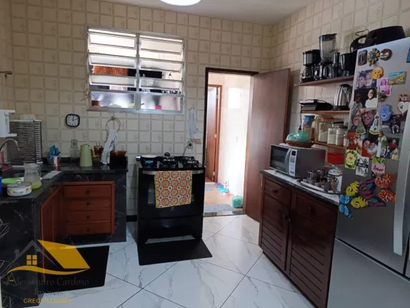 Imagem Vendo Apartamento no Centro com 3 Quartos Mais Dependência Completa e Garagem