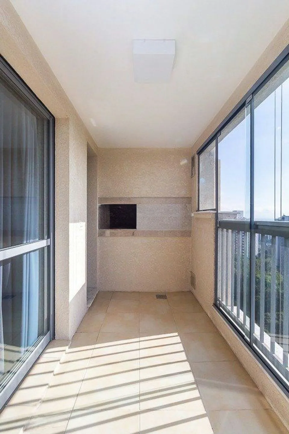 Imagem Apartamento de 1 dormitório à venda no Bairro Três Figueiras - Porto Alegre