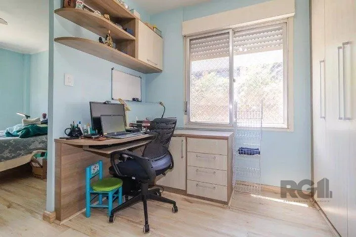 Imagem Apartamento com 2 dormitórios reversível para 3, e condomínio com portaria 24h, salão de festas, quadra e playground. Próximo à Orla e BarraShopping.