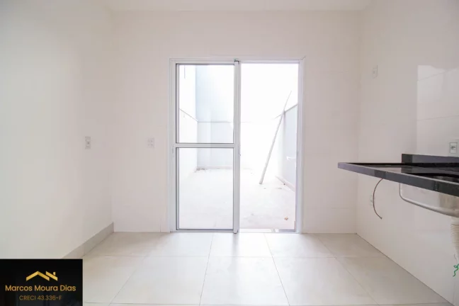 Imagem Sobrado à venda no Rio Pequeno, Novo com 2 Suítes e 2 Vagas de Garagem