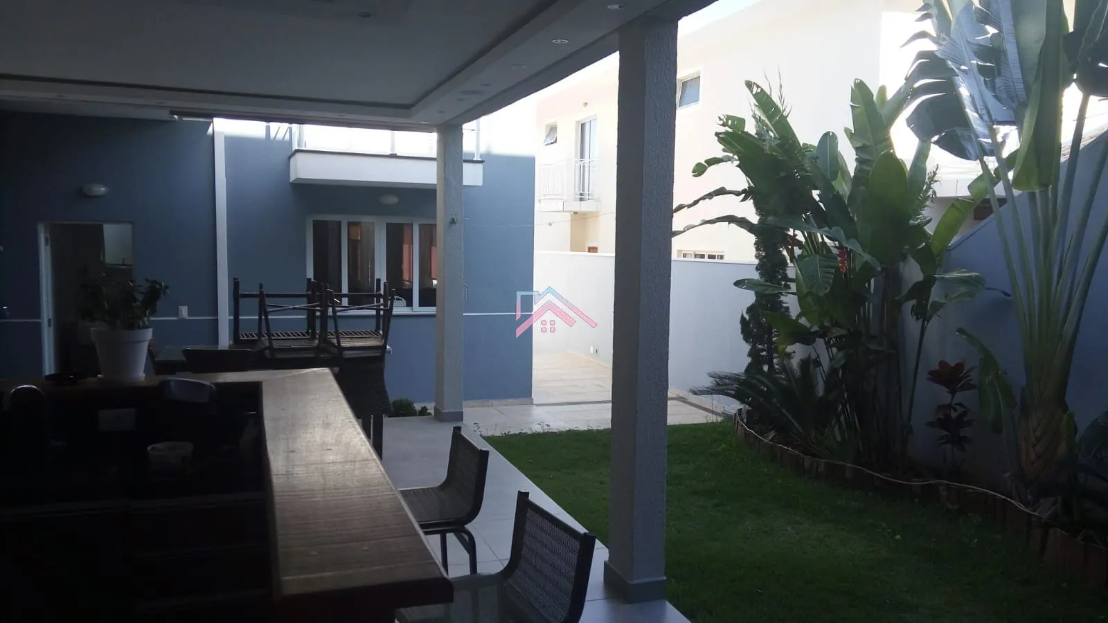 Imagem Casa à venda Horto Santo Antônio - Área útil 275 m2 com 3 dormitórios sendo 1 suíte - 4 vagas - Jund
