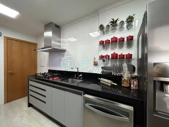 Imagem Belíssimo imóvel finamente decorado. São 123m2 de área privativa, 3 dormitórios ( 1 suíte) e 2...