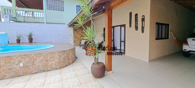 Imagem Sobrado com 4 dormitórios à venda, 246 m² por R$ 1.000.000,00 - Jardim Aruan - Caraguatatuba/SP