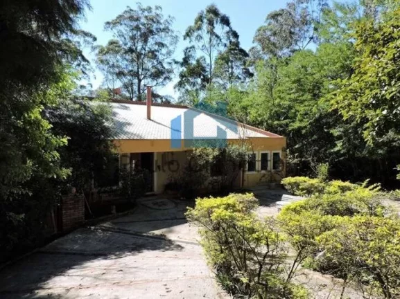 Casa à venda - Estilo, charme e privacidade em 2 Lotes! em Rua do Pedregal