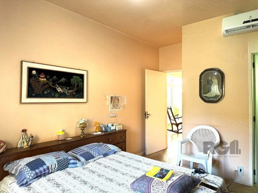 Imagem Casa 3 dormitórios no Bairro Glória, próxima a Prof. Oscar Pereira.