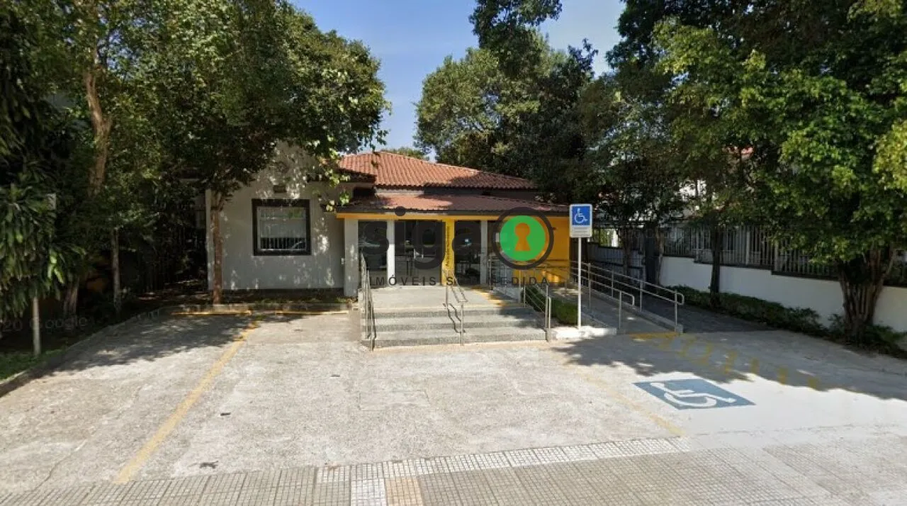 Imagem Casa Comercial para Locação no Jardim América/ Pinheiros com 359m² e 20 vagas de estacionamento