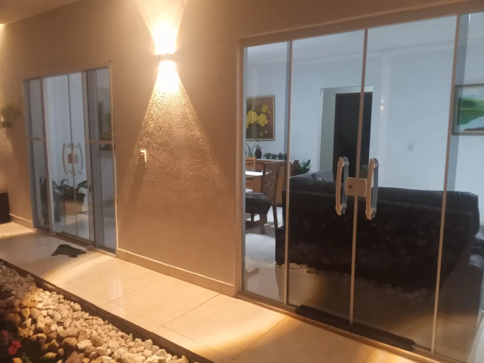 Imagem Chácara à venda em Salto de Pirapora-SP: 4 quartos, 1 sala, 2 banheiros, 2 vagas de garagem, 140m² área. Aproveite!