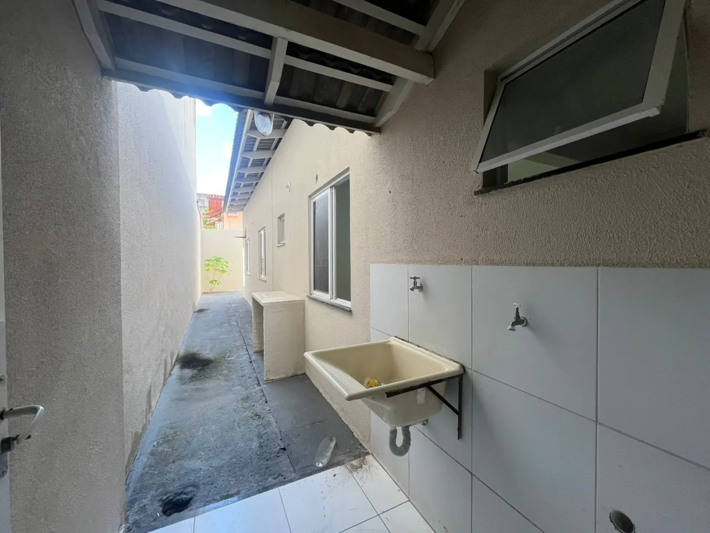 Imagem Casa para Venda em Fortaleza, Sapiranga, 3 dormitórios, 3 suítes, 3 vagas
